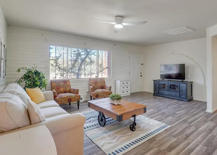 Hike, Golf & Dine: Retreat W/ Mtn Views!