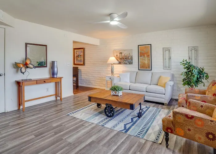 Holiday home Hike, Golf & Dine: Retreat W/ Mtn Views! *