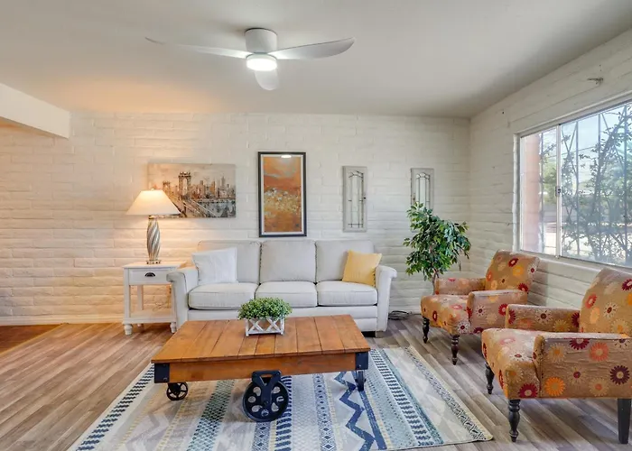 Holiday home Hike, Golf & Dine: Retreat W/ Mtn Views! *
