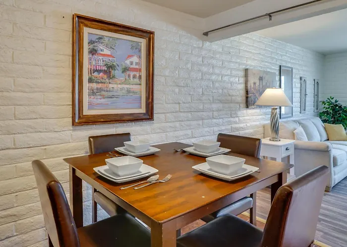 Hike, Golf & Dine: Retreat W/ Mtn Views! Holiday home Tucson