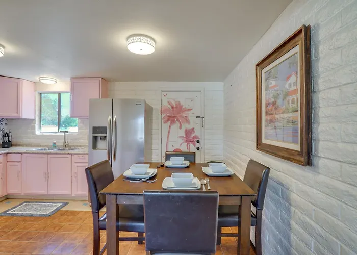 Hike, Golf & Dine: Retreat W/ Mtn Views!
