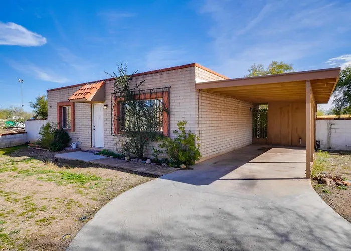 Holiday home Hike, Golf & Dine: Retreat W/ Mtn Views!